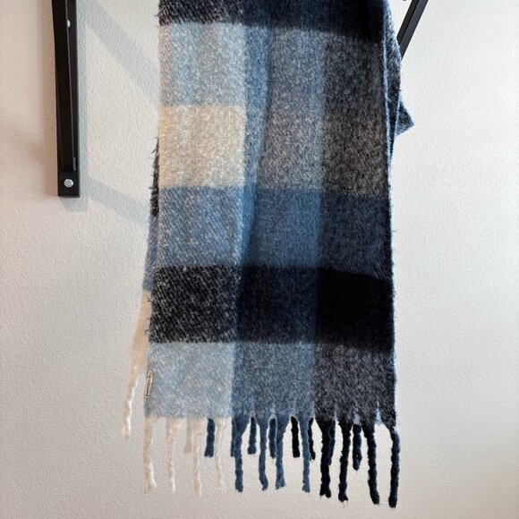 Abercrombie and Fitch Blue and White OVERSIZED Scarf - Picture 1 of 2